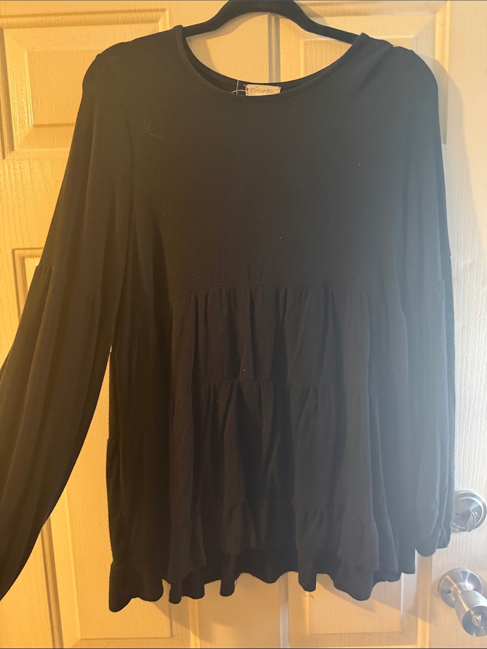 Black Long-Sleeve Tiered Peplum Tunic Top